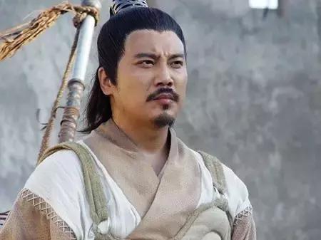 单雄信：隋唐最硬核的“义气CEO”——不靠血缘管人，不靠官职服众，靠的是：你娘病