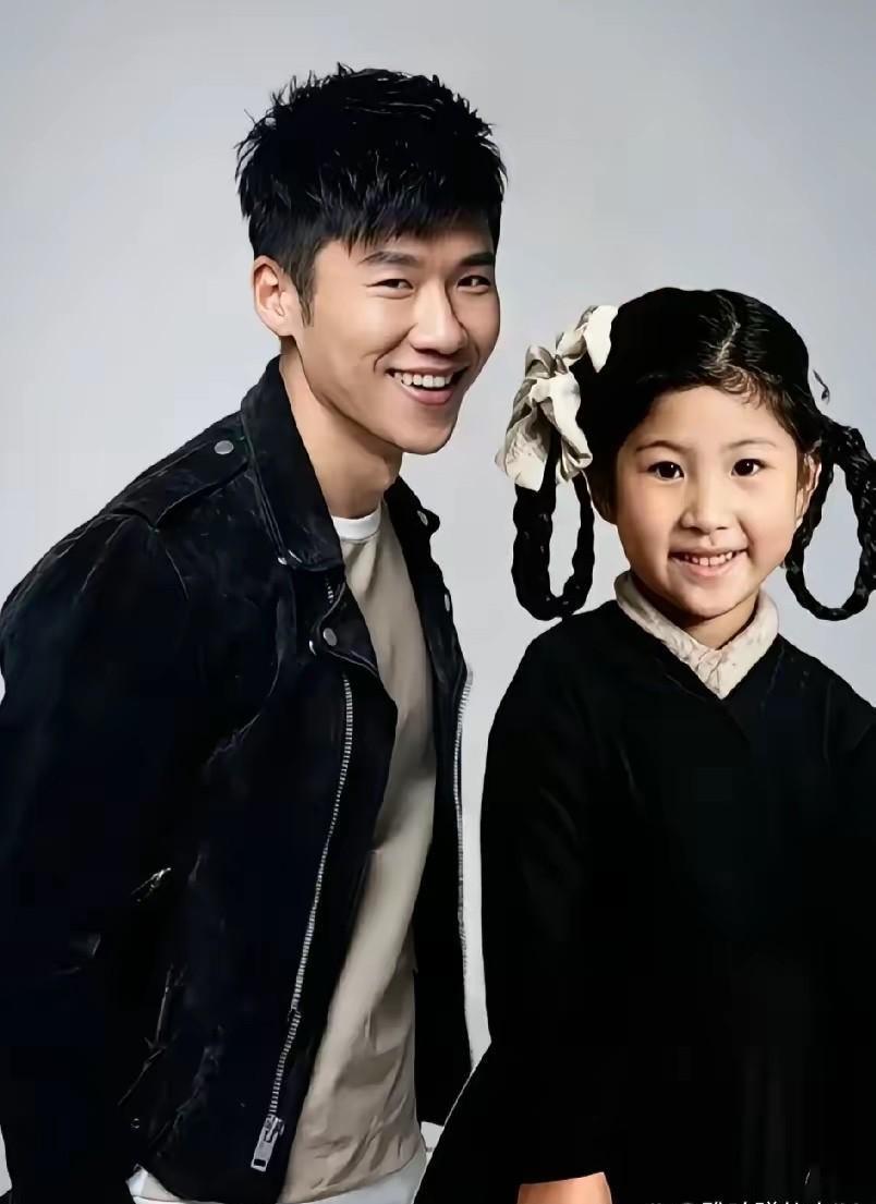 王骁的女儿真是把隔代遗传的“择优属性”拉满了，基因直接跳过中间商对接祖辈的美貌数