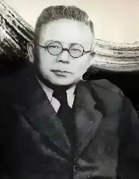 1946年，二战结束刚半年多，苏联顶着反法西斯战胜国的名头声望正盛，全球不少文人