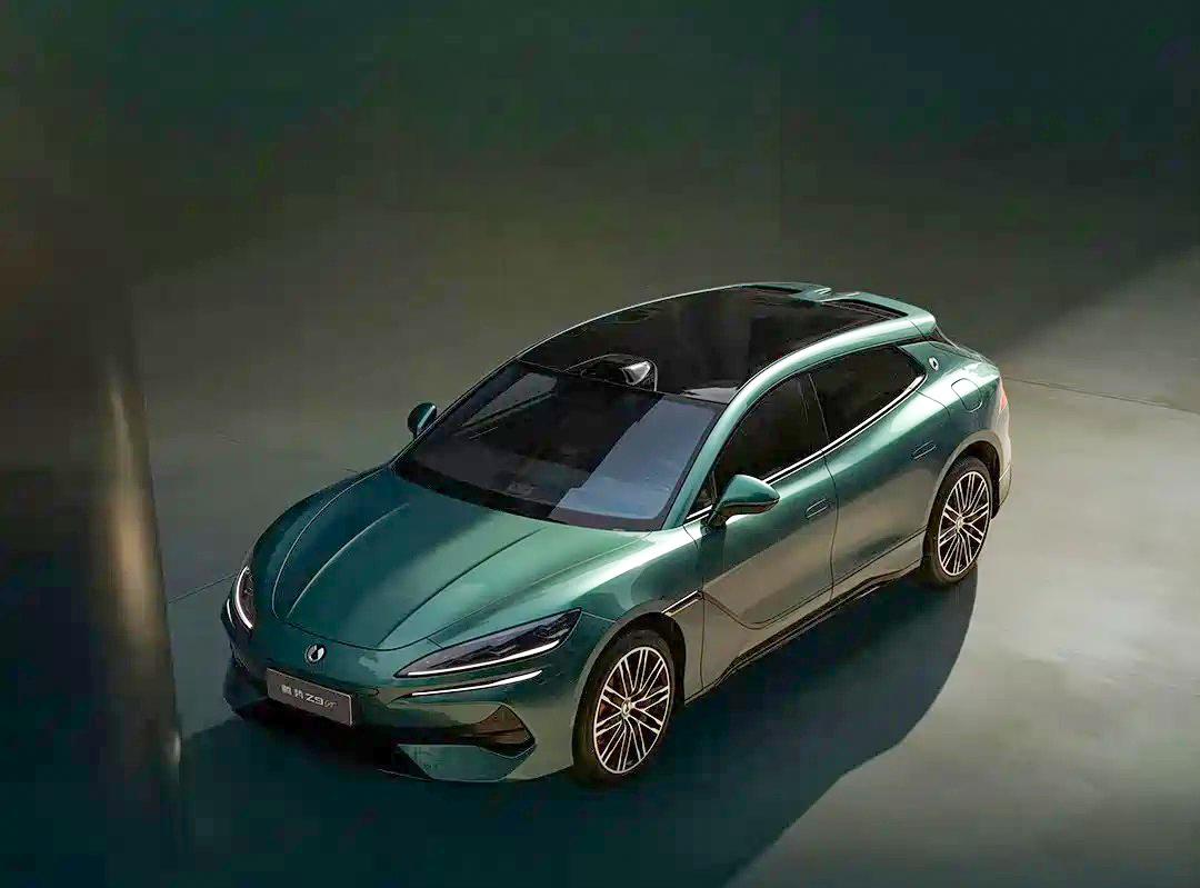 30多万要买台补能快的猎装/旅行车，能闪充的新腾势Z9GT和能换电的蔚来ET5T