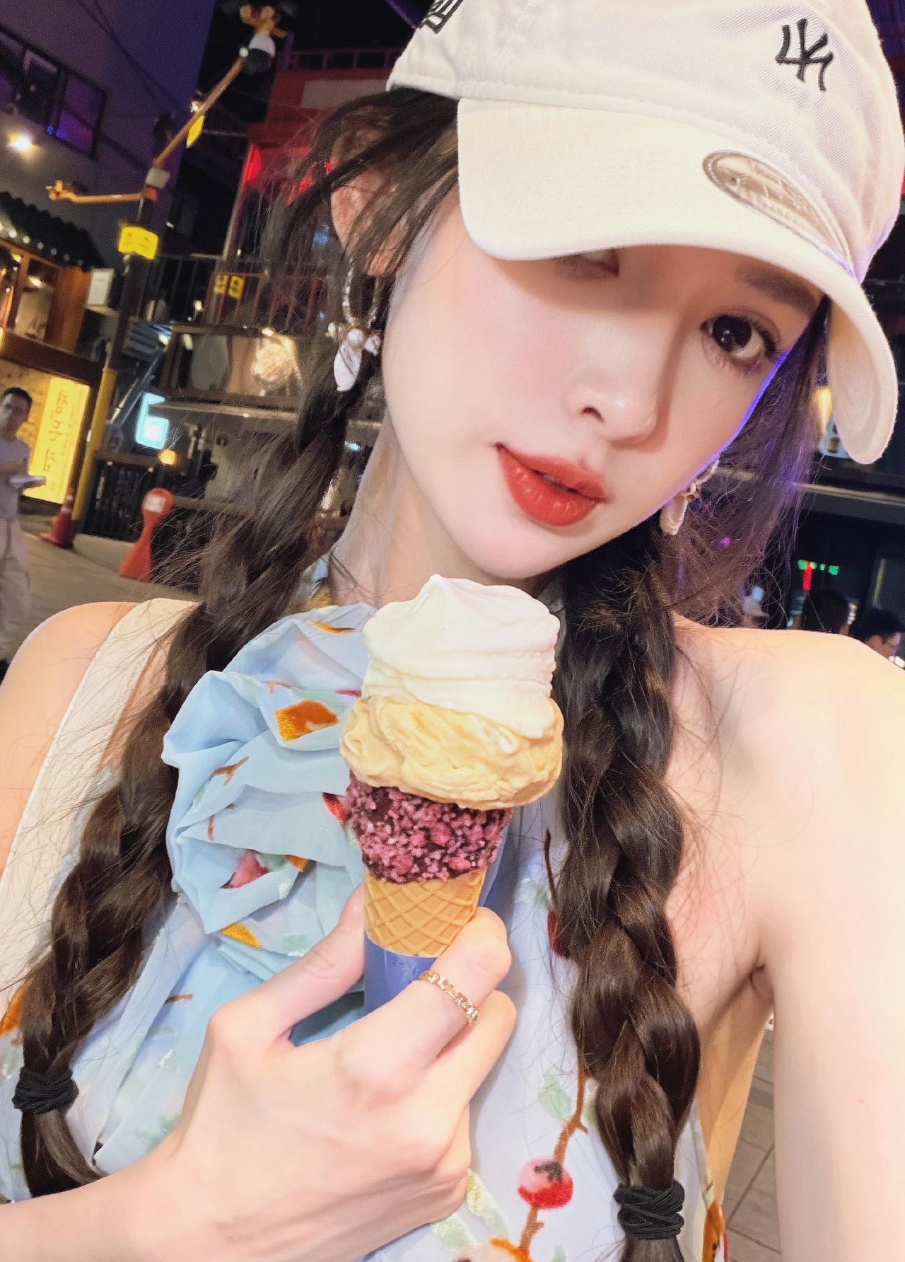 娜扎这甜美范，私下的她感觉很小女人的啊