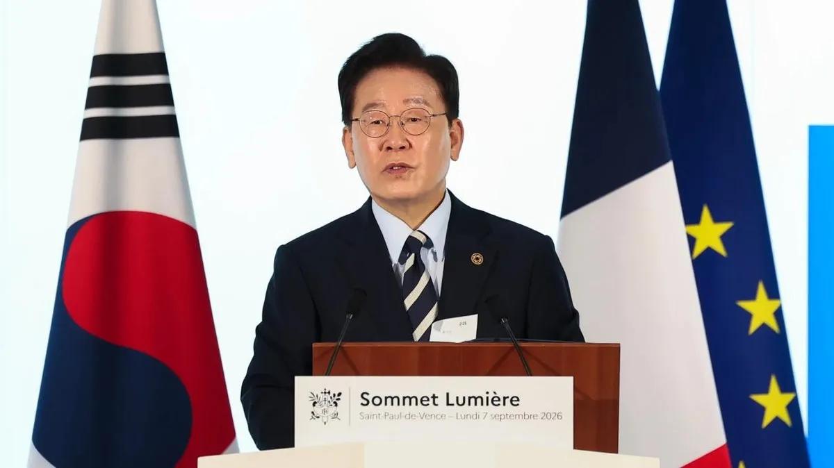 韩方那笔3500亿美元的对美投资，从一开始就不是纯经济账。
明面上首批2000亿