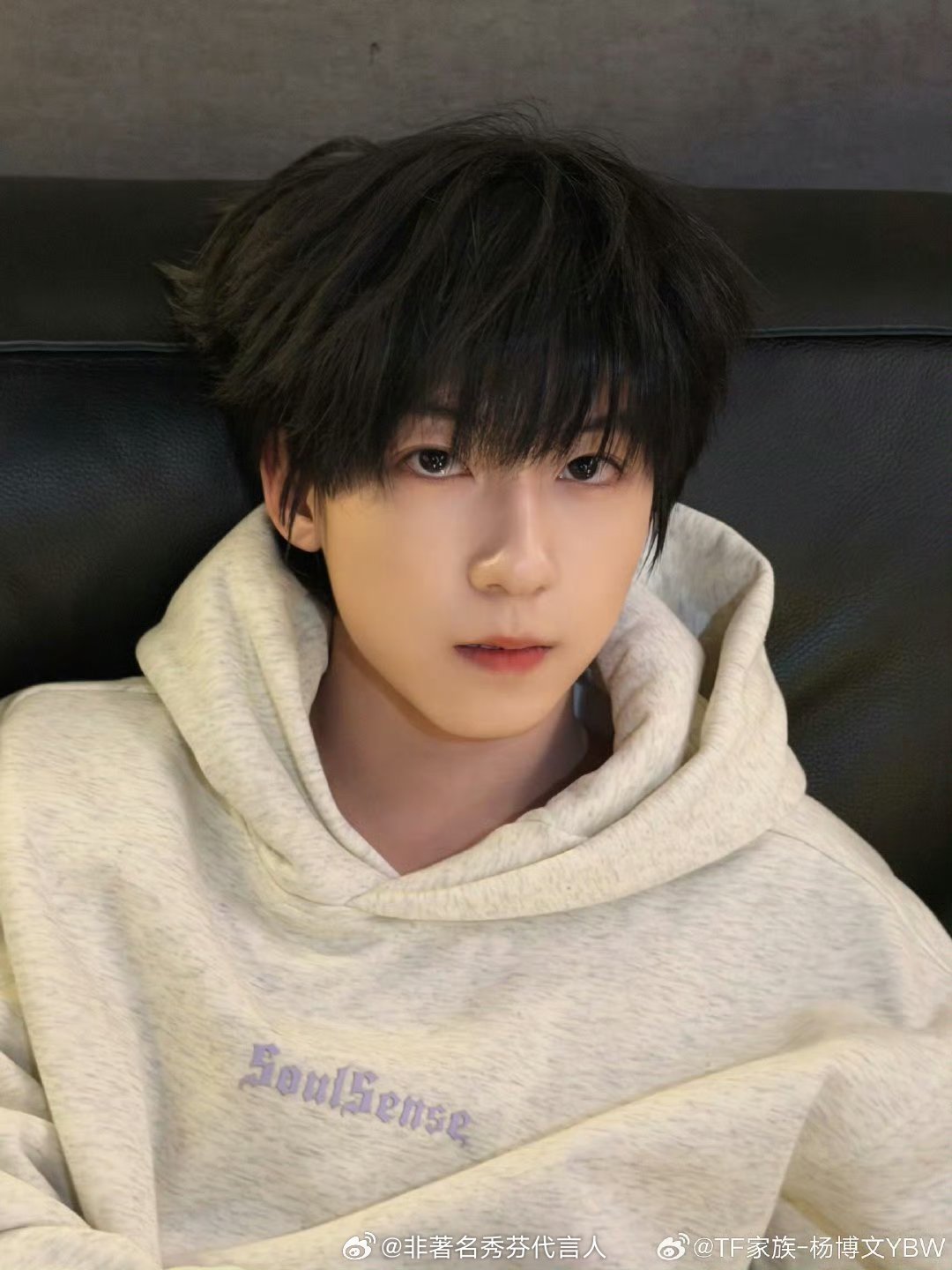 杨博文白色情人节营业杨博文帅的很曼妙 