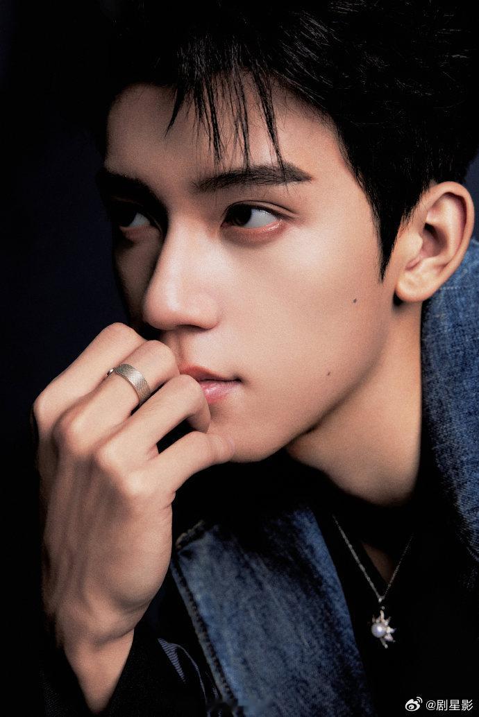 林沐然万圣可爱鬼  林沐然万圣可爱鬼👻限定皮肤还真的是有点帅气到我了呀，cos