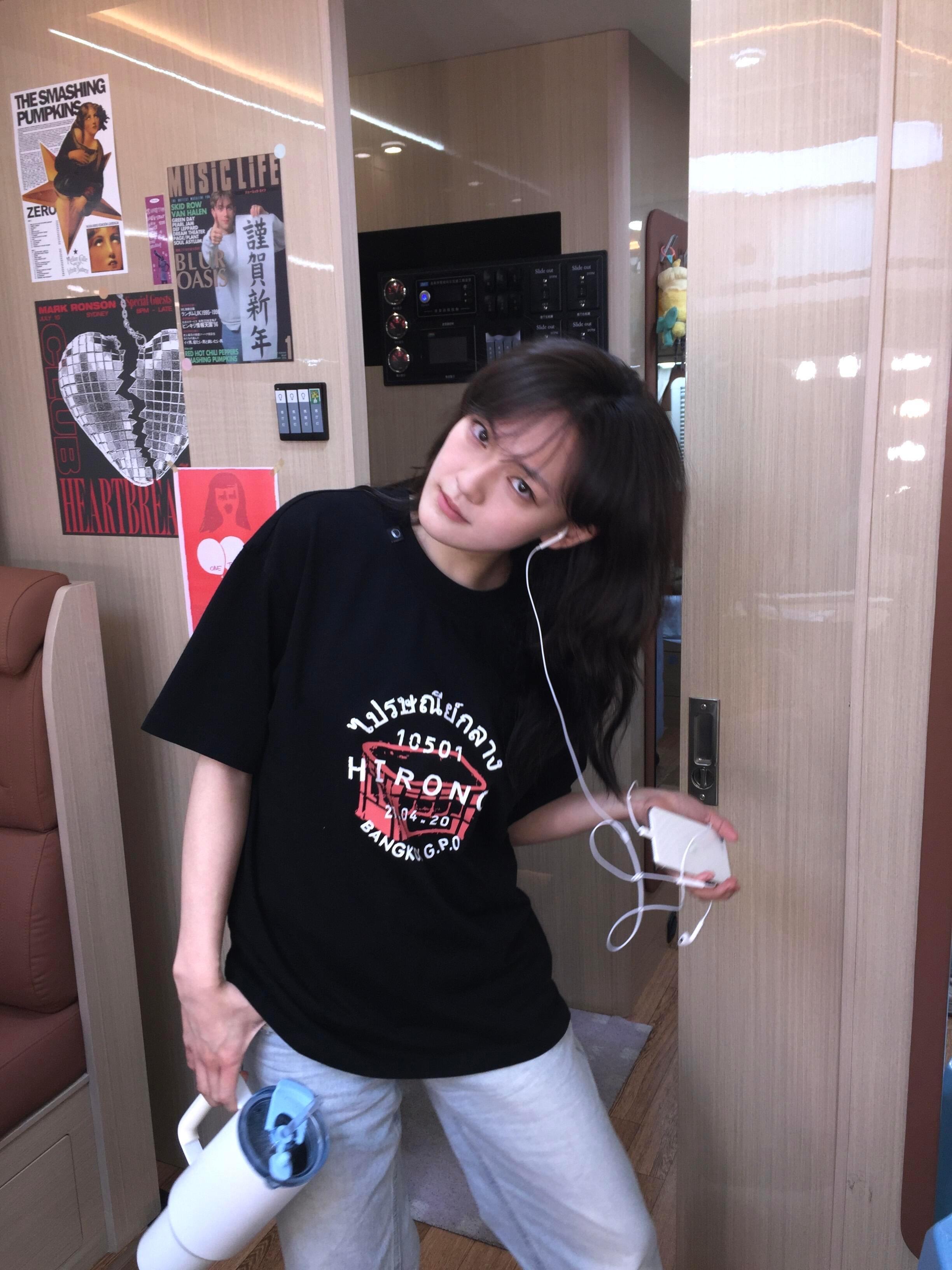 文淇说 夏天要来了 轻轻的我活了💋 我也活了🥹 