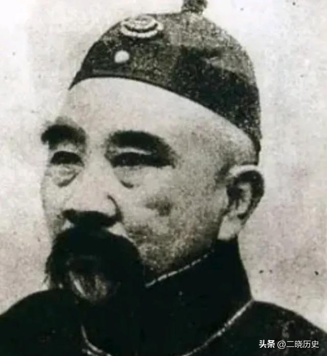 洋军阀都是三妻四妾，身边女人成群的，其中张勋最为好色，他还有一个怪癖，就是要趴在