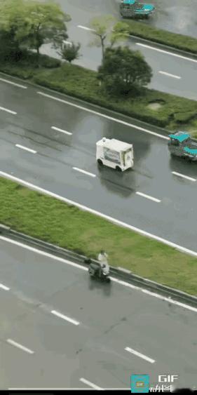 在慢慢变老的路上，你还会学习吗人生之路充满激荡，学习无止境，但精力却有极限！