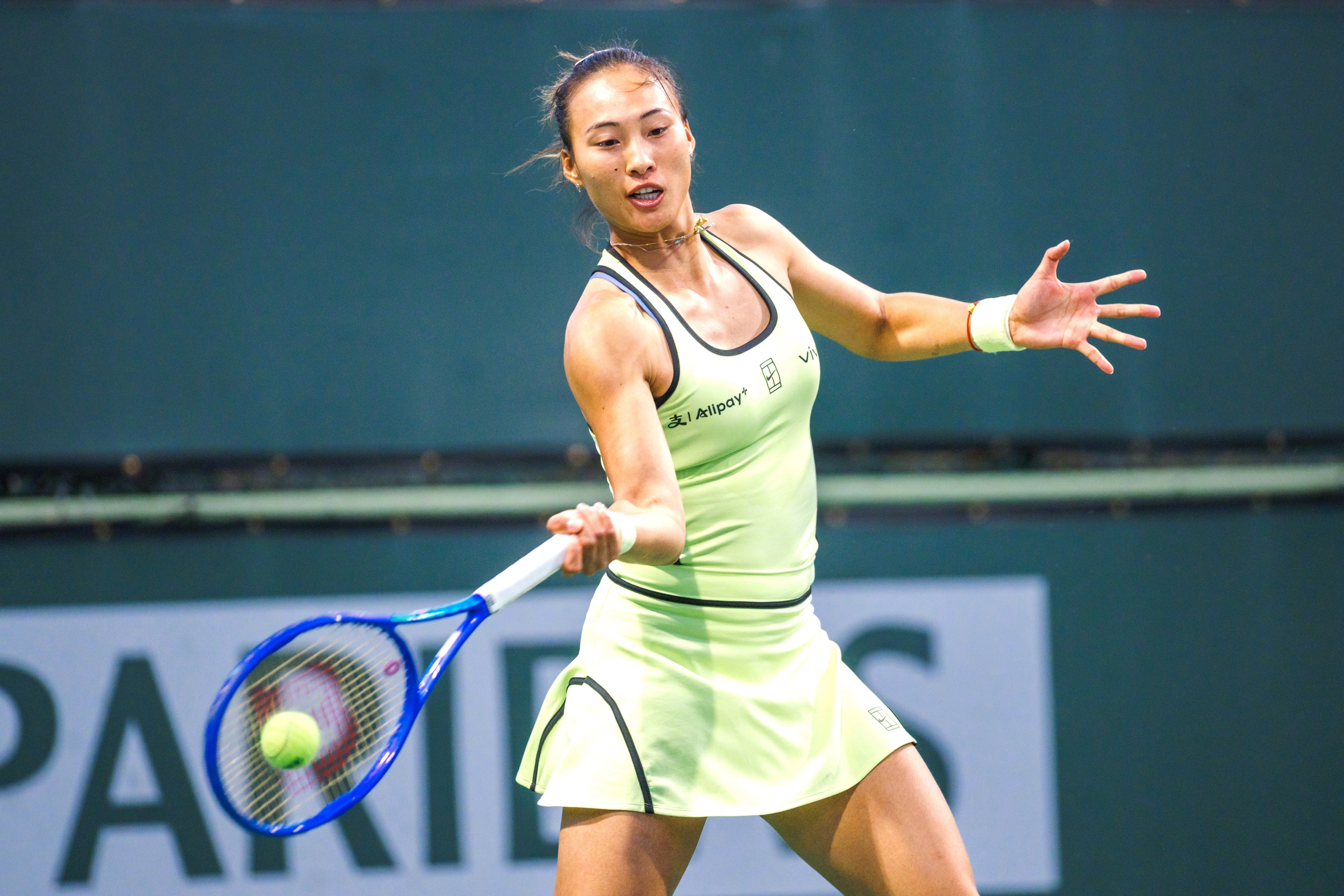 郑钦文退出斯图加特赛 WTA官方宣布，郑钦文因伤退出下周开打的WTA500斯图加