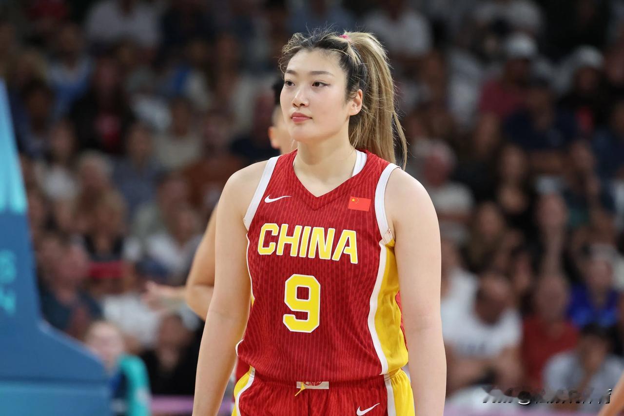 中国女篮太气人了，巴黎奥运会女篮59-81又惨败塞尔维亚22分，球迷看到这支女篮