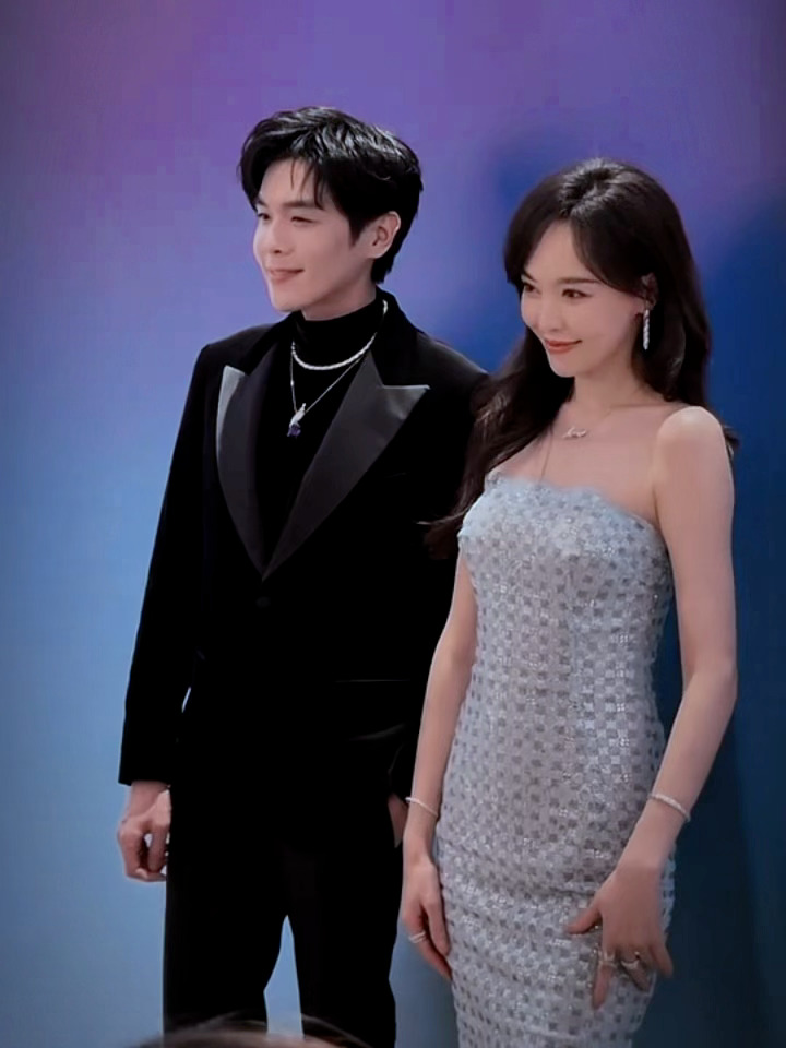 张若昀唐嫣活动同框 张若昀唐嫣活动同框，看完《人之初》一直有个遗憾就是高风没有和