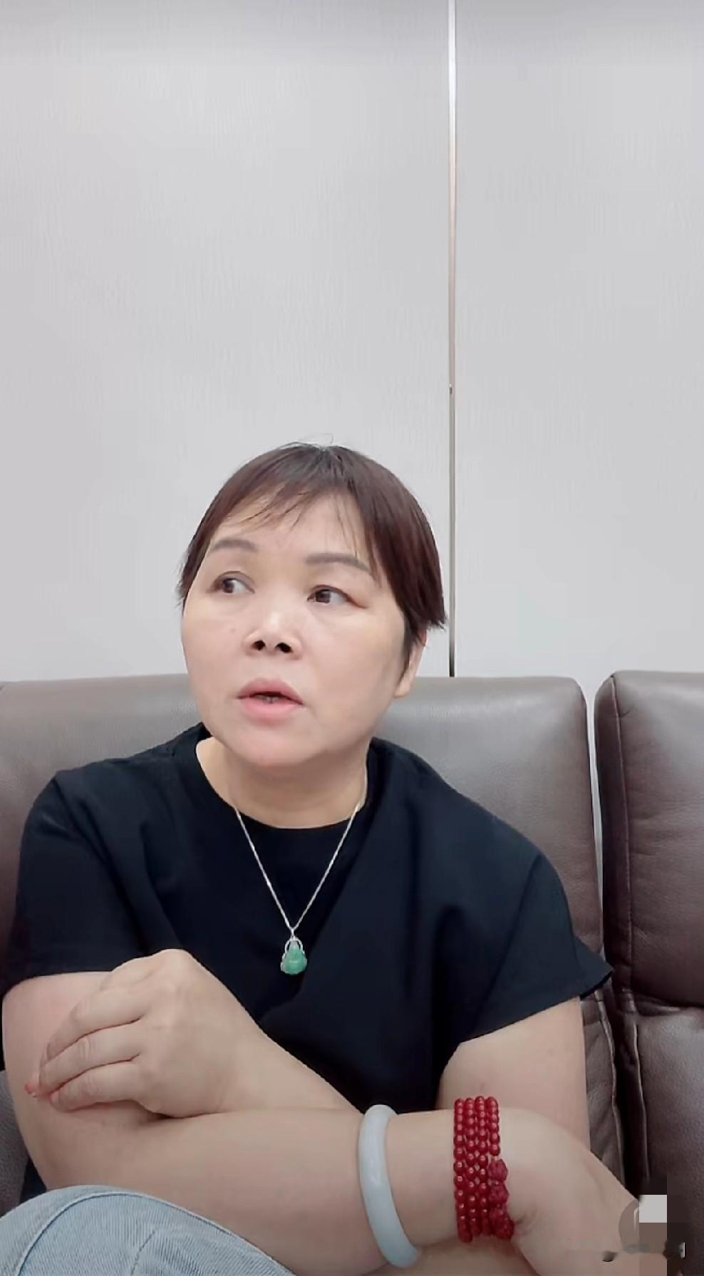 有的人咋那不要脸，50块钱都朝人家叶锐聪妈妈要。叶瑞聪的事情扩散以后，他们这一家