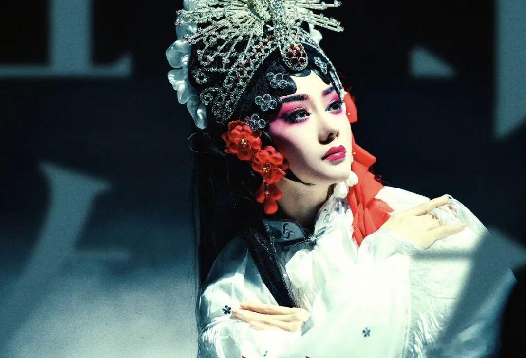 半糖微语录  《主角》影评：人生如戏，但戏不如人生。戏里的苦是演出来的，人生的苦
