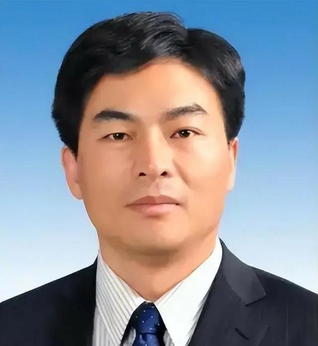 山东贪官刘天东被查，当地百姓放鞭炮摆酒庆祝，大快人心！
 
正厅级官员刘天东涉嫌