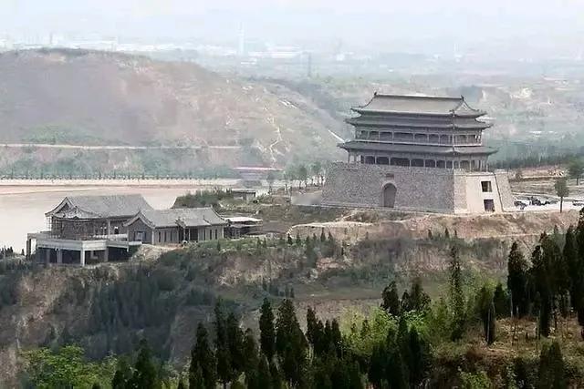 为什么很多大一统的封建王朝选择定都在西安而不是洛阳？主要是因为洛阳这个地方无险可