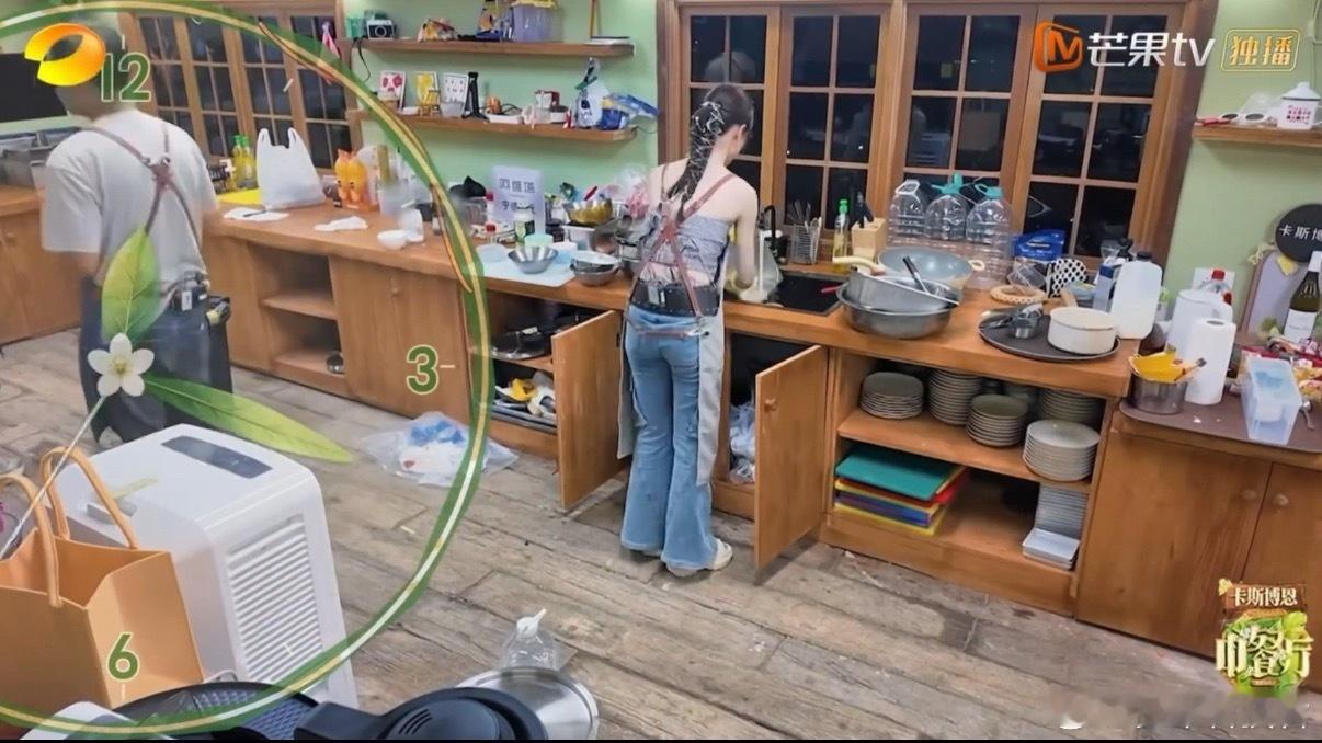 中餐厅给张雅琪配了时钟后期节目组的剪辑有点意思啊，别人没干活还是咋的？？ 