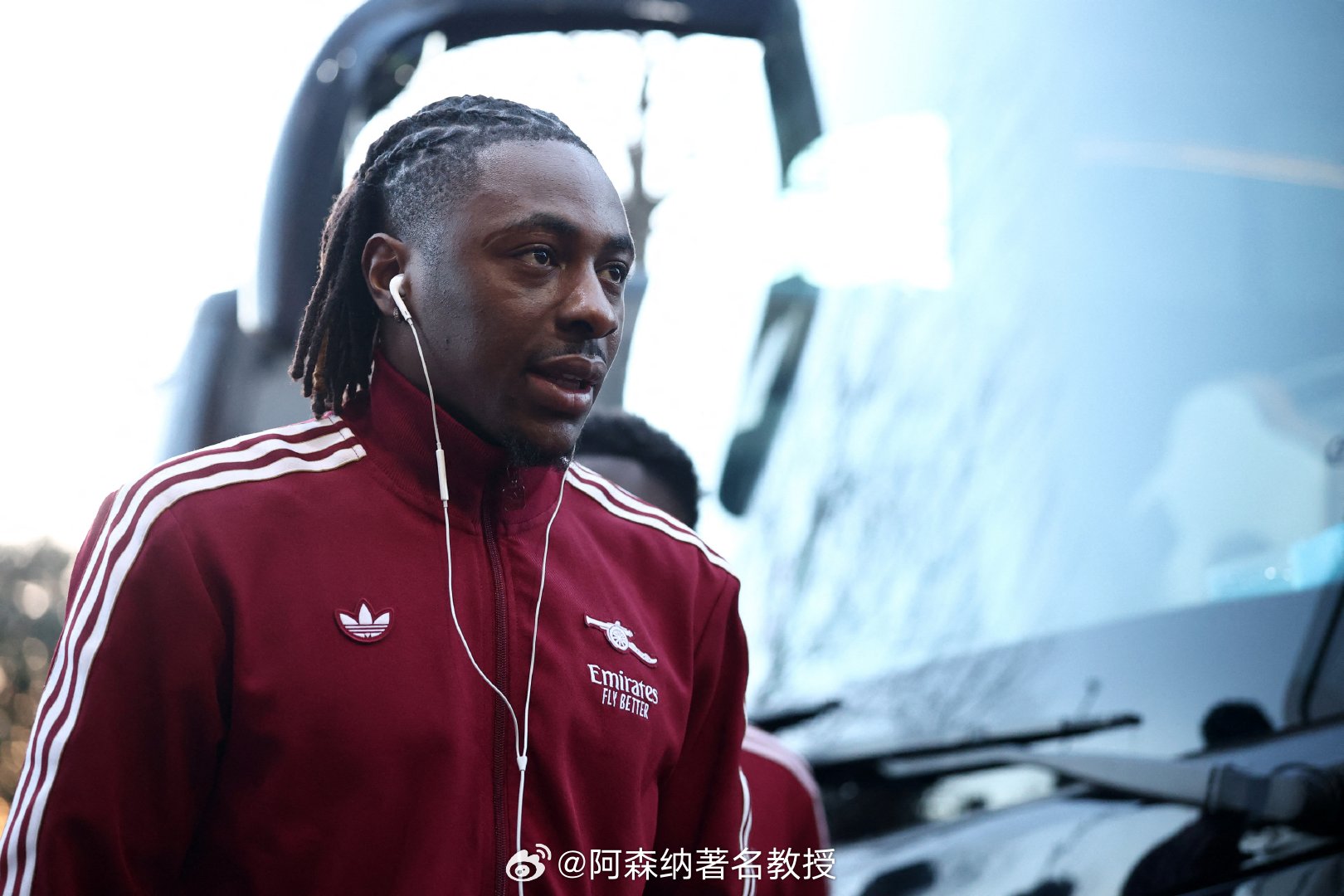 官方消息，埃泽、伊沃比入选年度杰出黑人足球人物榜单 英超联赛 阿森纳著名教授