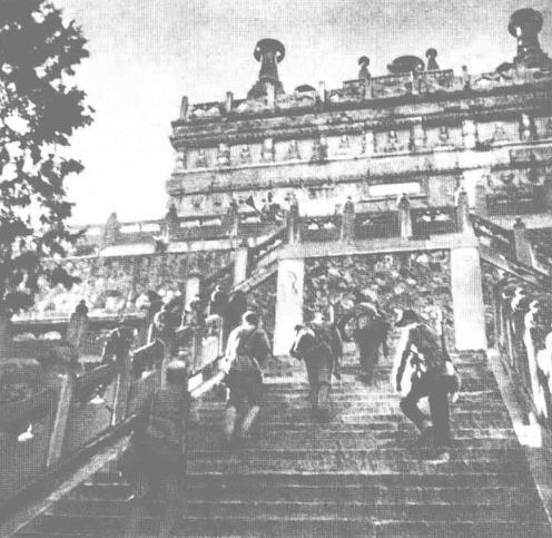 平西八路军攻占北平西郊香山碧云寺。