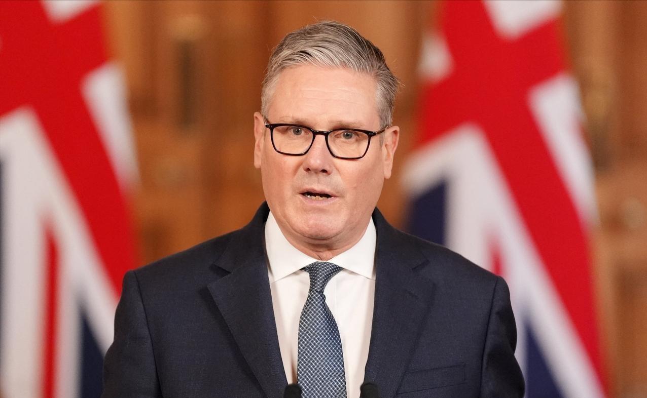 3月2日，英国首相斯塔默被伊朗狠狠教训了一顿，伊朗的无人机直接轰炸英国空军基地，