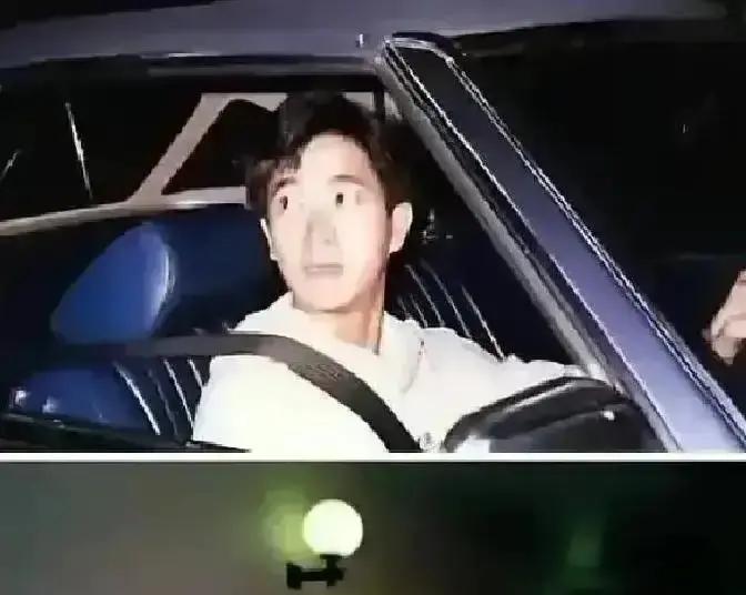 赌王千金何超琼，今年给陈百强扫墓只待了8分钟。
这8分钟，比她掌舵的信德集团任何