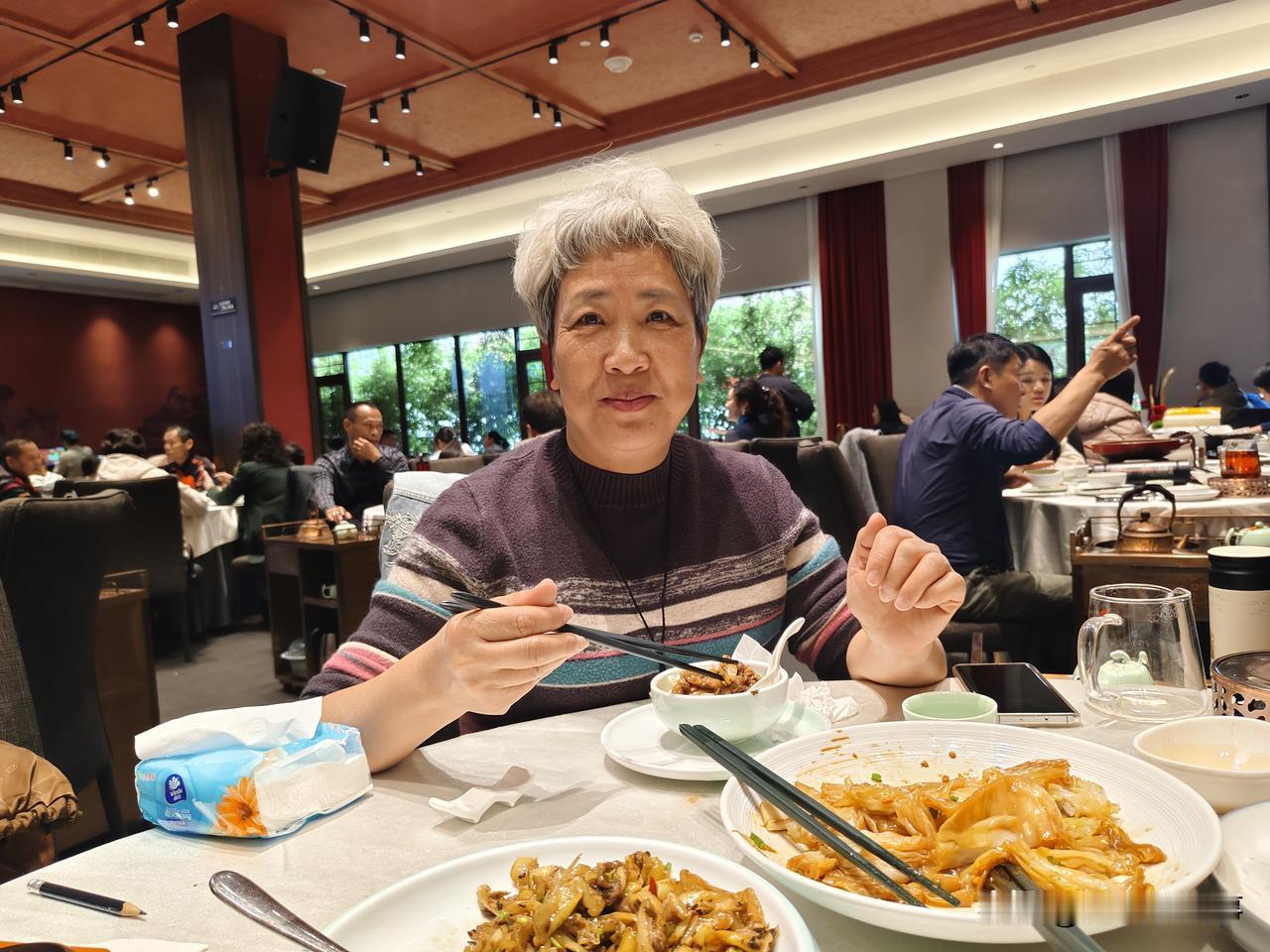 湛江之行，幸聆丽丽姐箴言
 
回湛江的时光，总因与丽丽姐的相聚变得格外有意义。这