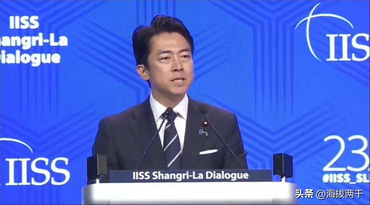 日本防务大臣小泉进次郎昨天拿法国扩充核弹头库存和芬兰修法允许北约战时在本土部署核