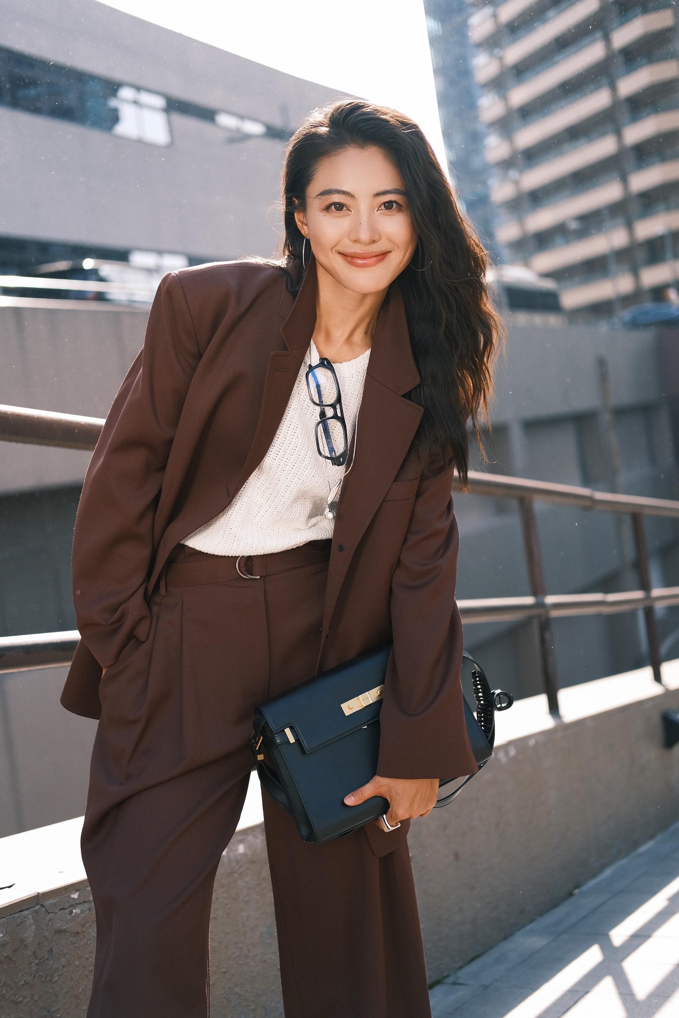 风里有了秋天的味道。