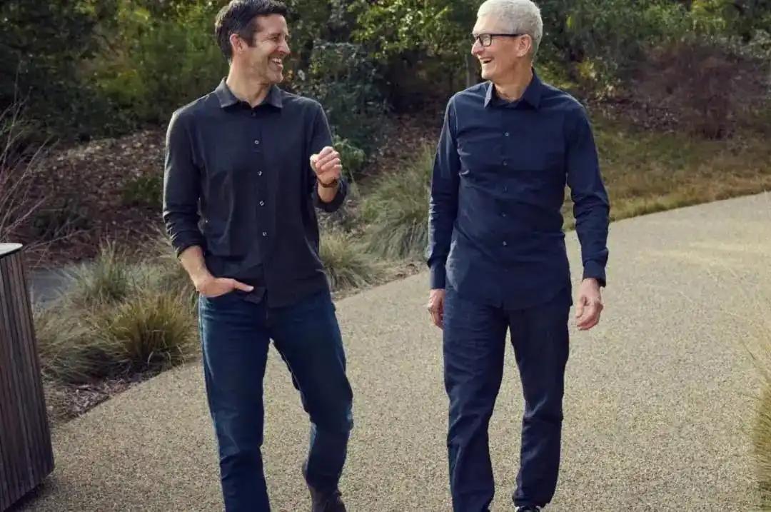 绝！库克首次公开承认：职业生涯重大失误！
在史蒂夫 · 乔布斯剧院举办的全员大会