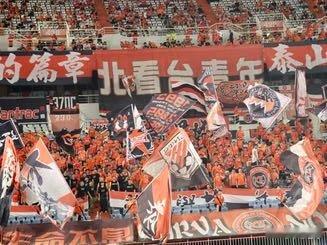 【望岳图集】泰山队4-3云南，23719人观赛，球迷看台风采网页链接