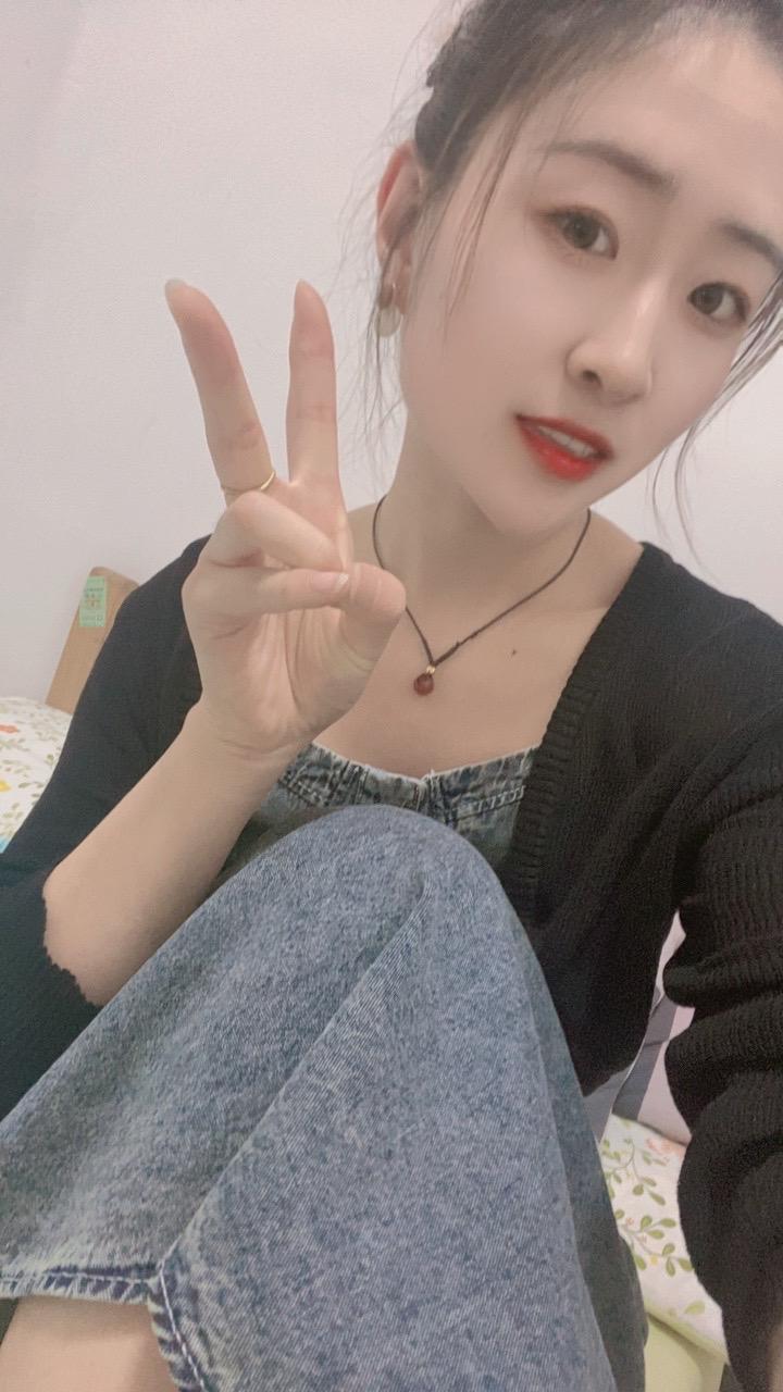 不要和任何人计较，没有人值得你消耗自己，这世间万物最无情的就是人……