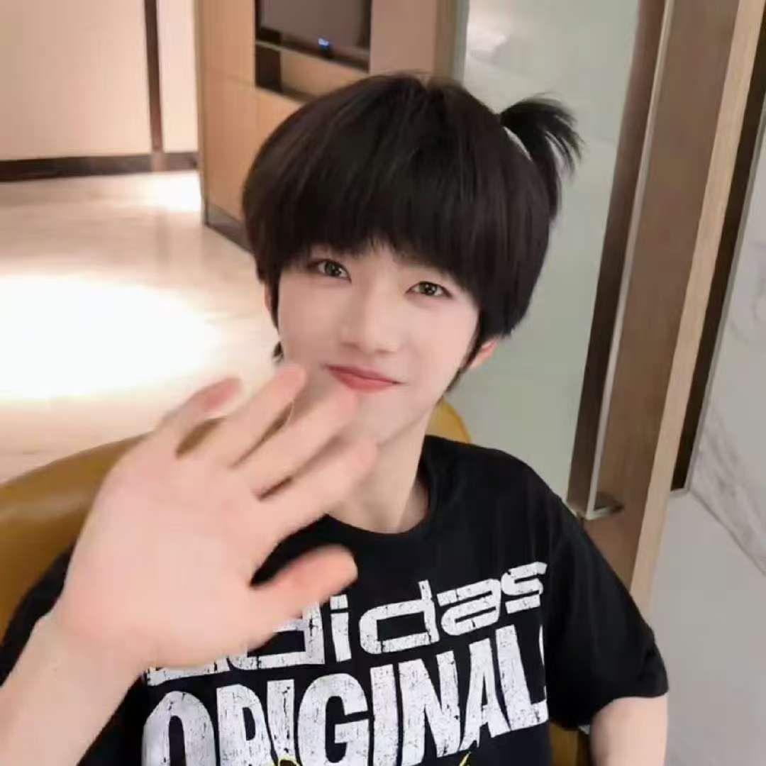 张函瑞扎苹果头张函瑞扎苹果头唱歌 你是个宝宝！！ 