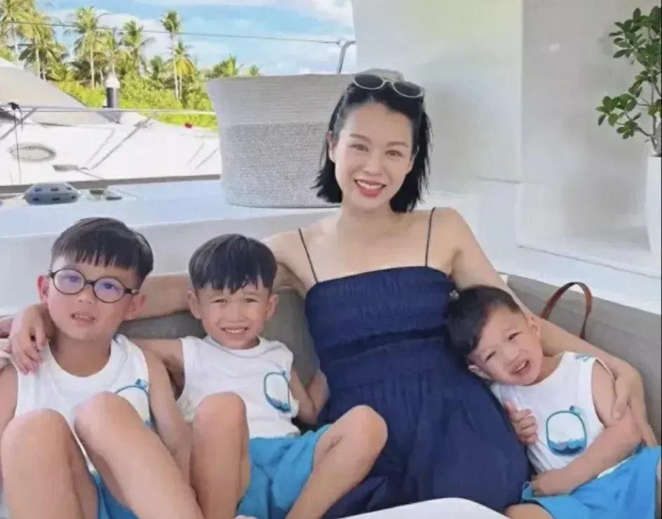 “婚姻是女人的第二次投胎，选择对了，幸福一生；选择错了，遗憾终生。”这句话在胡杏