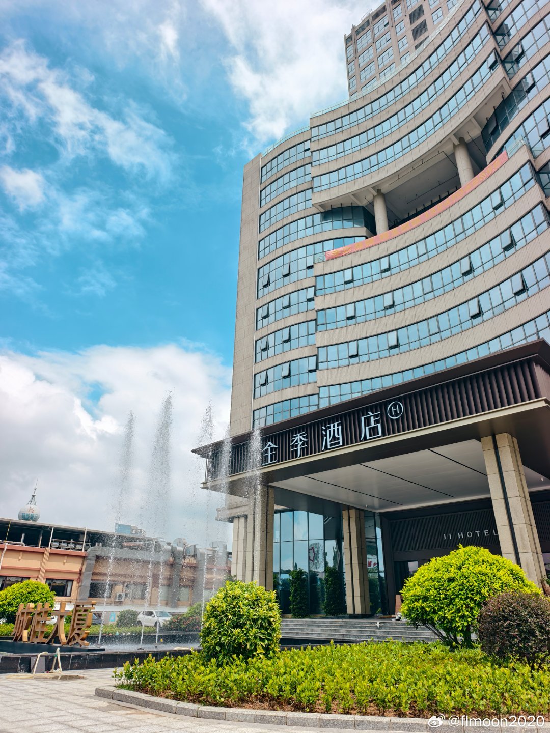 中山商业城建观察录 争取9月底开业，错过国庆节黄金周≈错失一个月业绩💰[dog