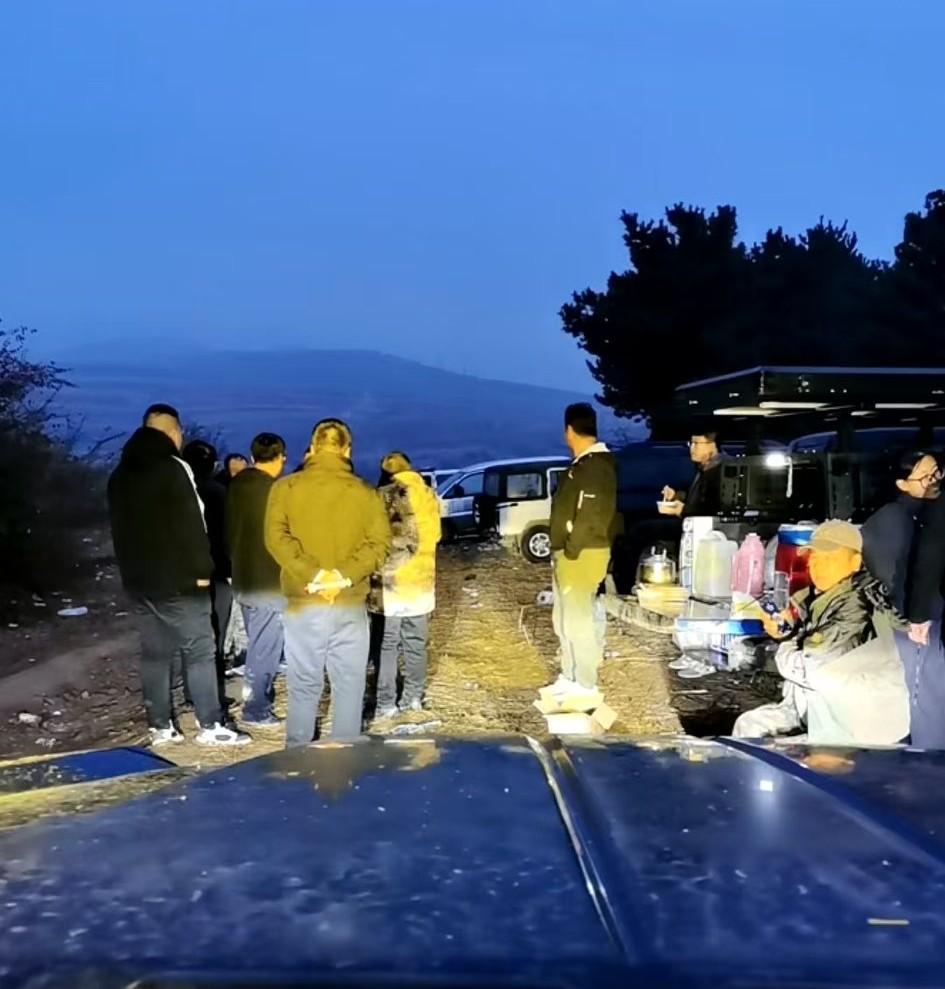 又找了一晚，辽宁黑水的4岁小姑娘还是音讯全无。相信很多人都希望这趟在建平停留两分