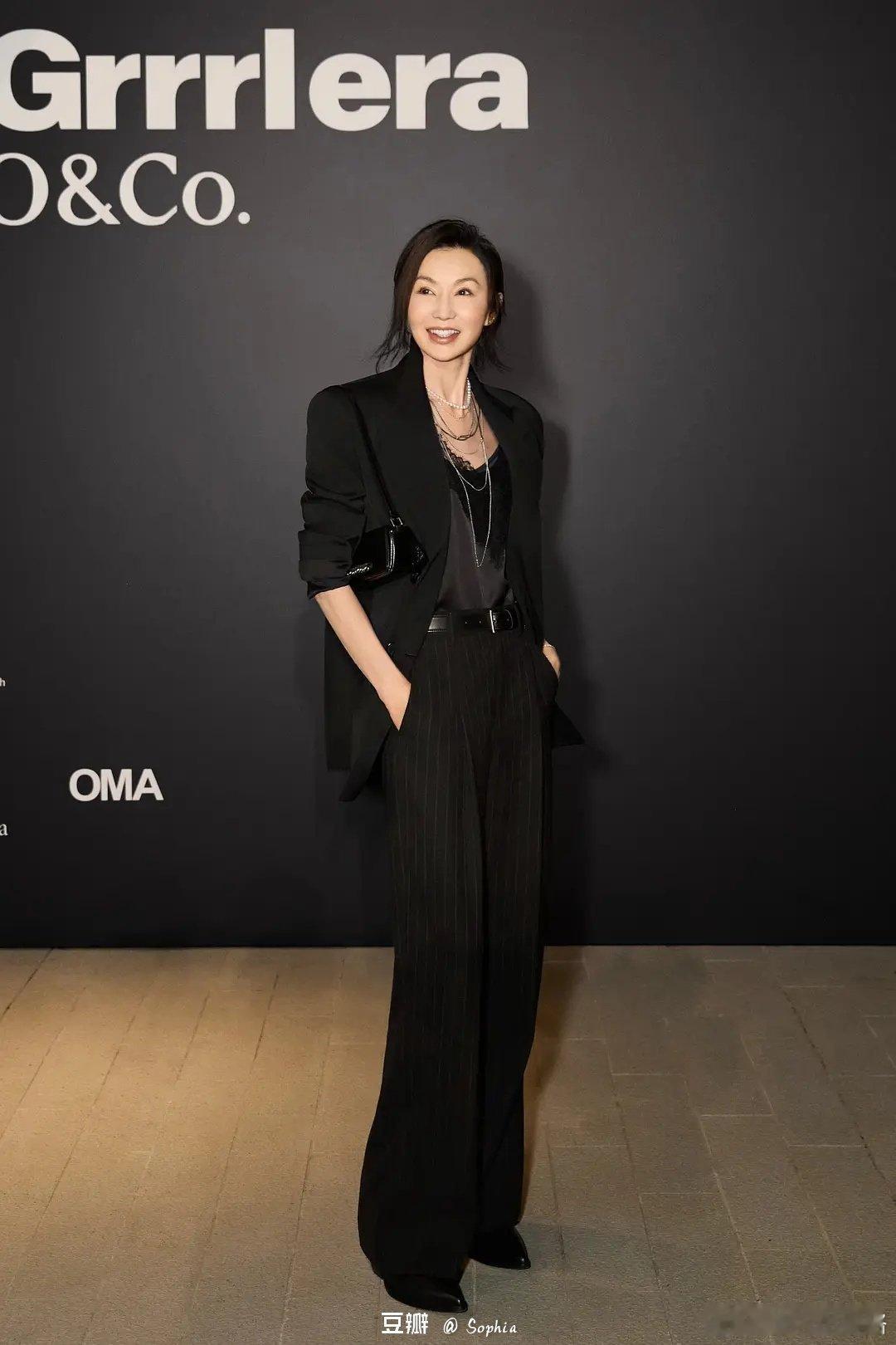 60岁的张曼玉美到发光 ​​​