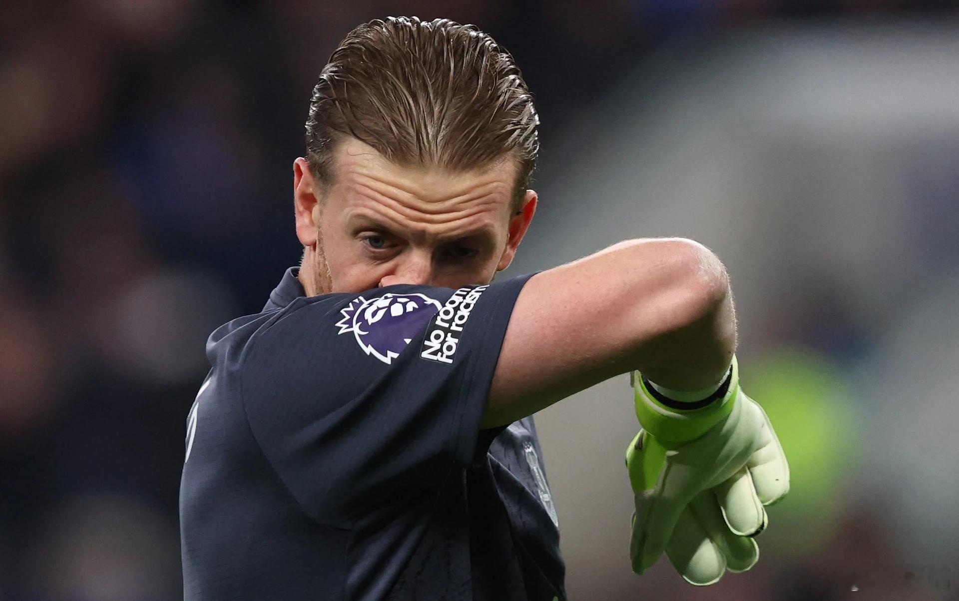 埃弗顿vs纽卡斯尔 埃弗顿半场0-3落后于纽卡斯尔，在自己主场被喜鹊给打懵了。赛