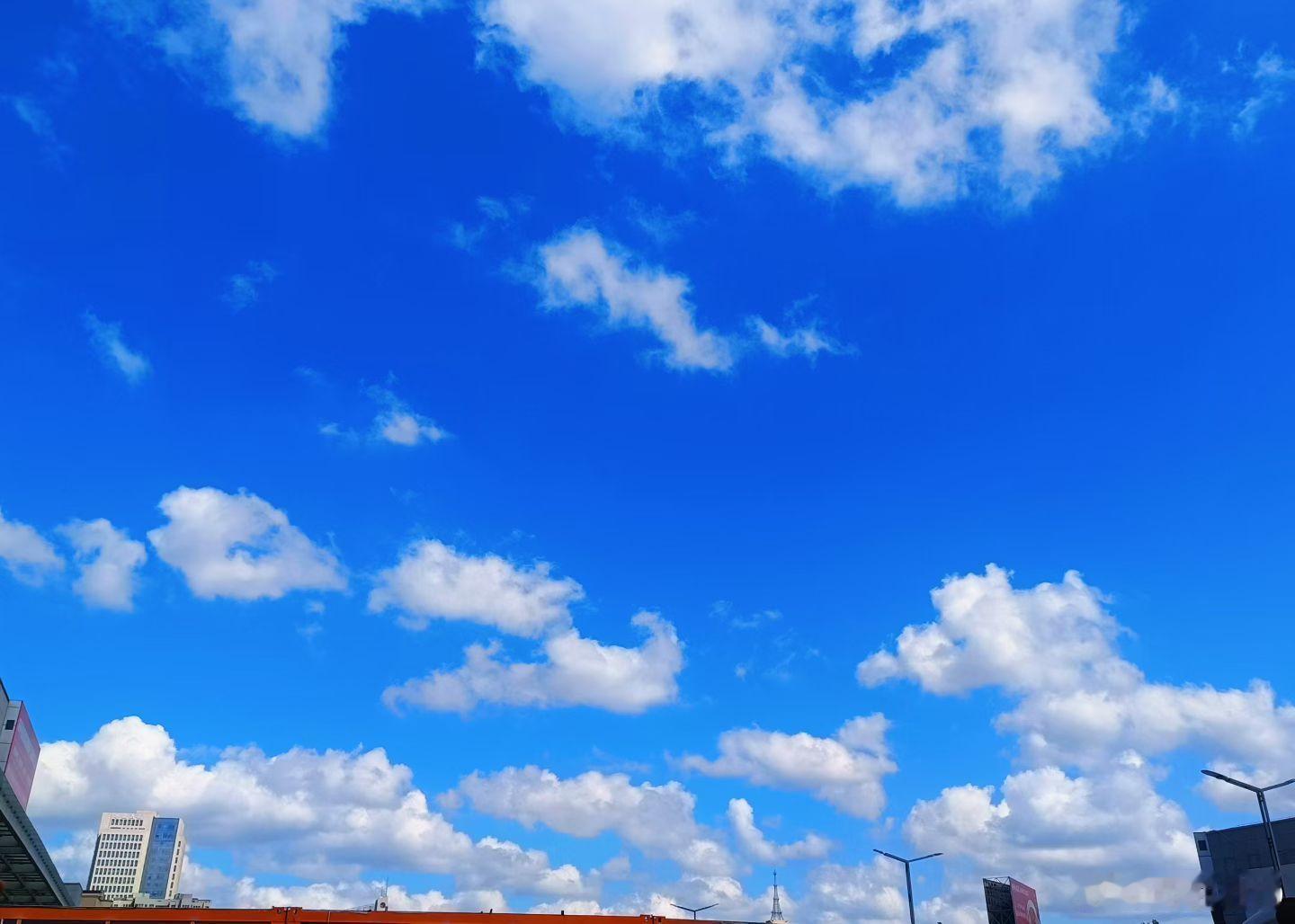 天空是绵绵的糖 ​​​