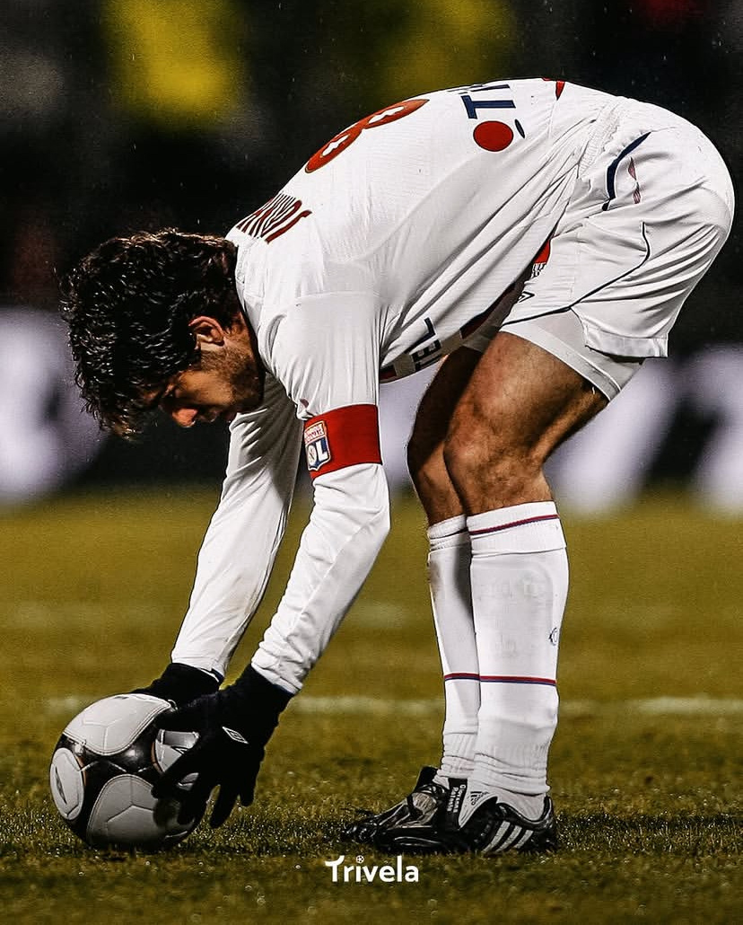 一位喺法國足球界更勝朗拿甸奴嘅巴西球員🇧🇷Juninho Pernambuc