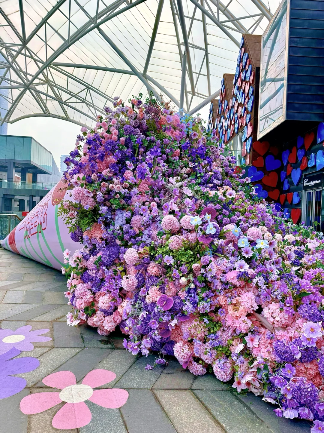 黄岛你是懂浪漫的！惊现⓯米巨型花束💐live图