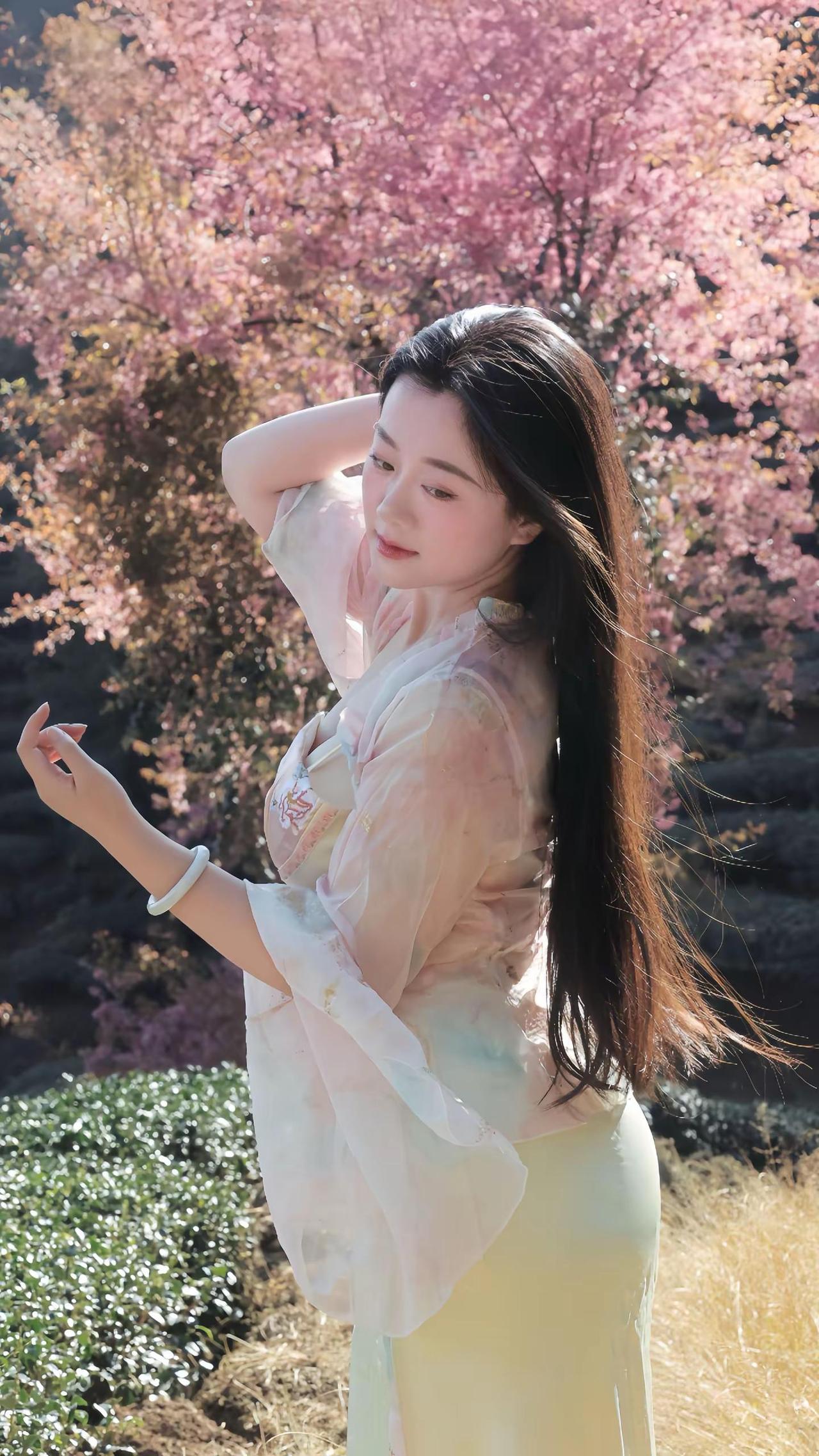 春去秋来，只盼闯入你的眼眸