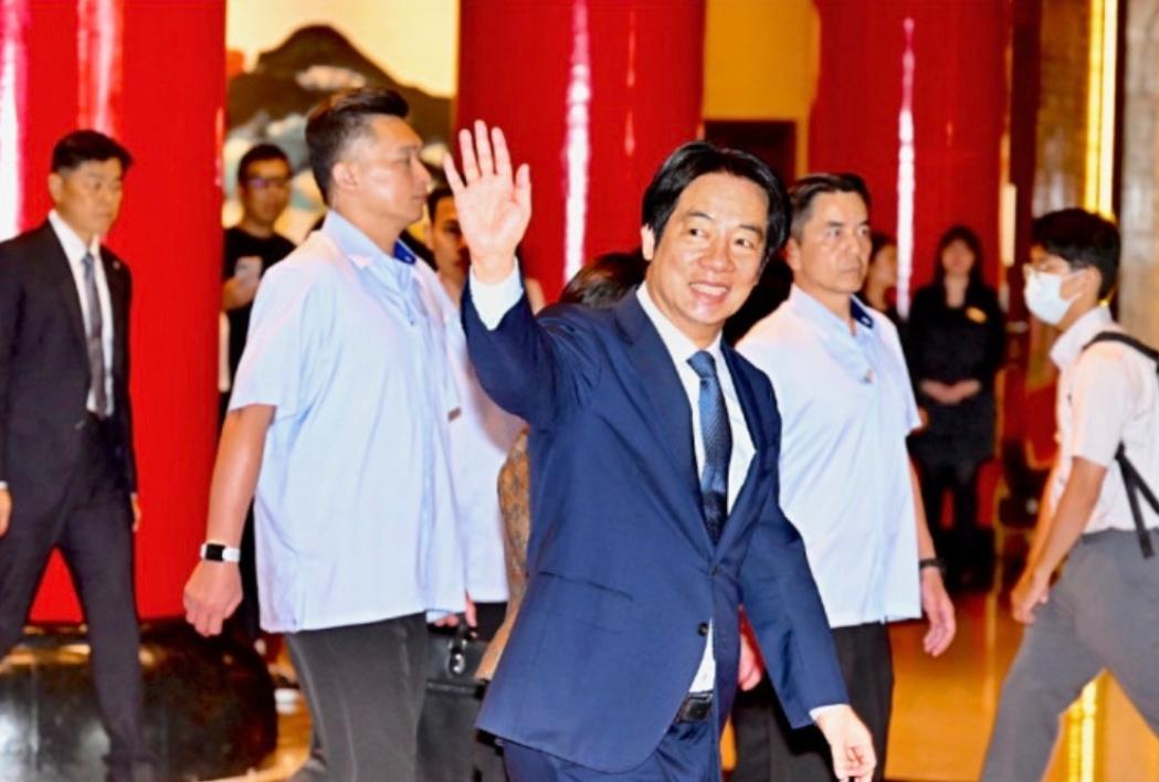 赖清德的回应来了。针对国民党新主席郑丽文近日提出的“九二共识”“两岸和平”等主张