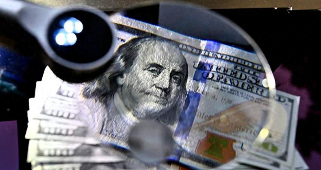 阿联酋王储访华刚结束，就给美国出了一个难题！4月20日，根据美国华尔街日报报道，