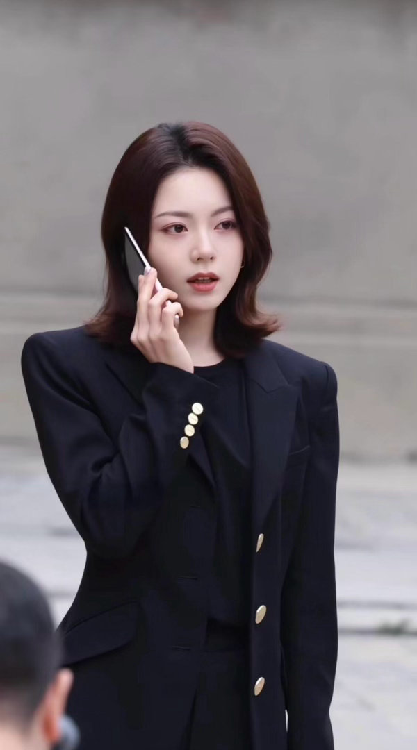 赵今麦徐迟反差姐感赵今麦演职场剧给我钓成翘嘴救命！赵今麦演的徐迟也太会了吧！职场