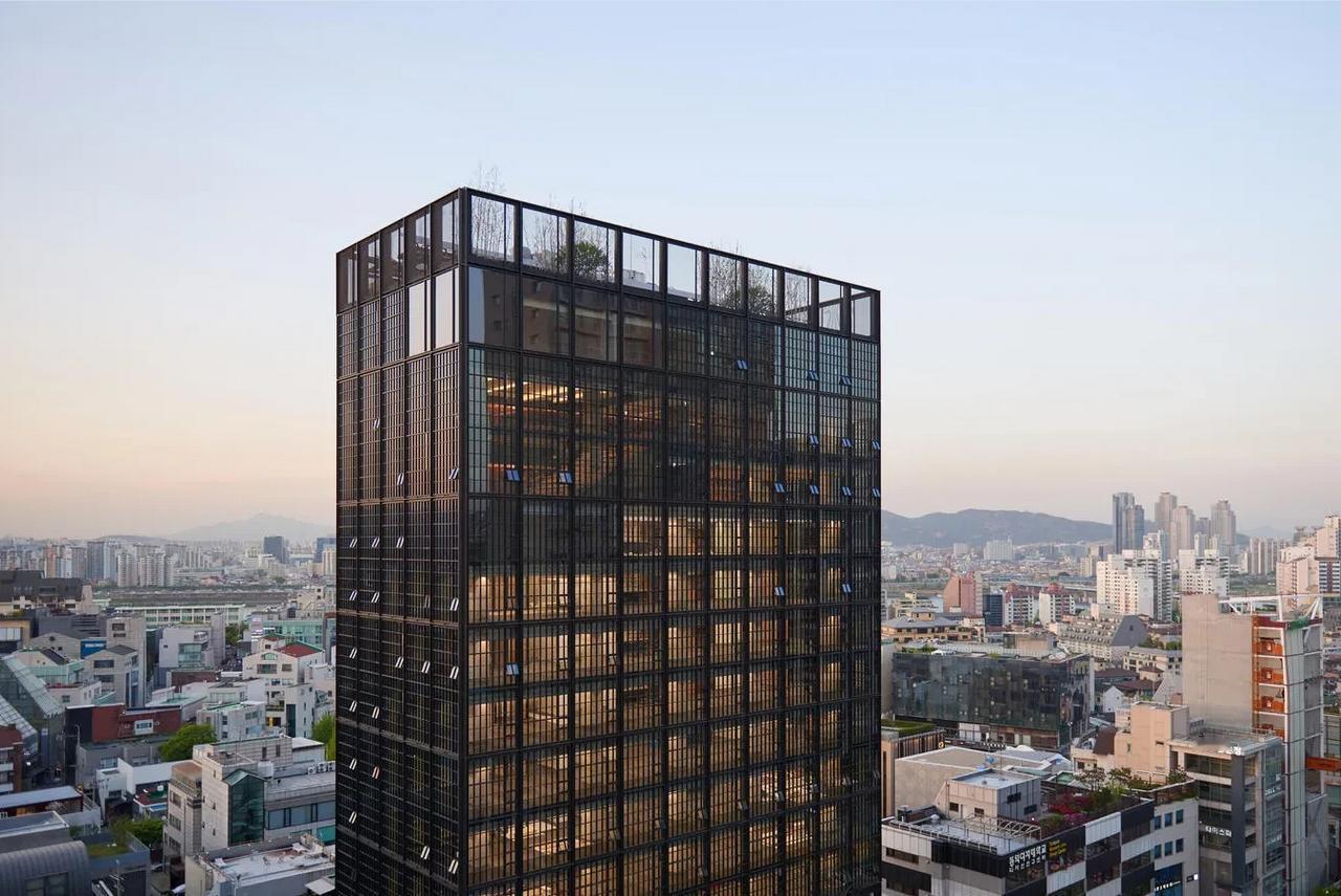 快讯！快讯！

据韩国媒体报道，韩国新世界集团和阿里巴巴签署协议，打算一起帮韩国