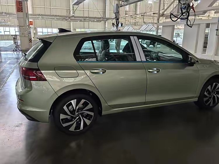 新款一汽-大众高尔夫（包含高尔夫 GTI）将于11月30日上市。作为第八代车型的
