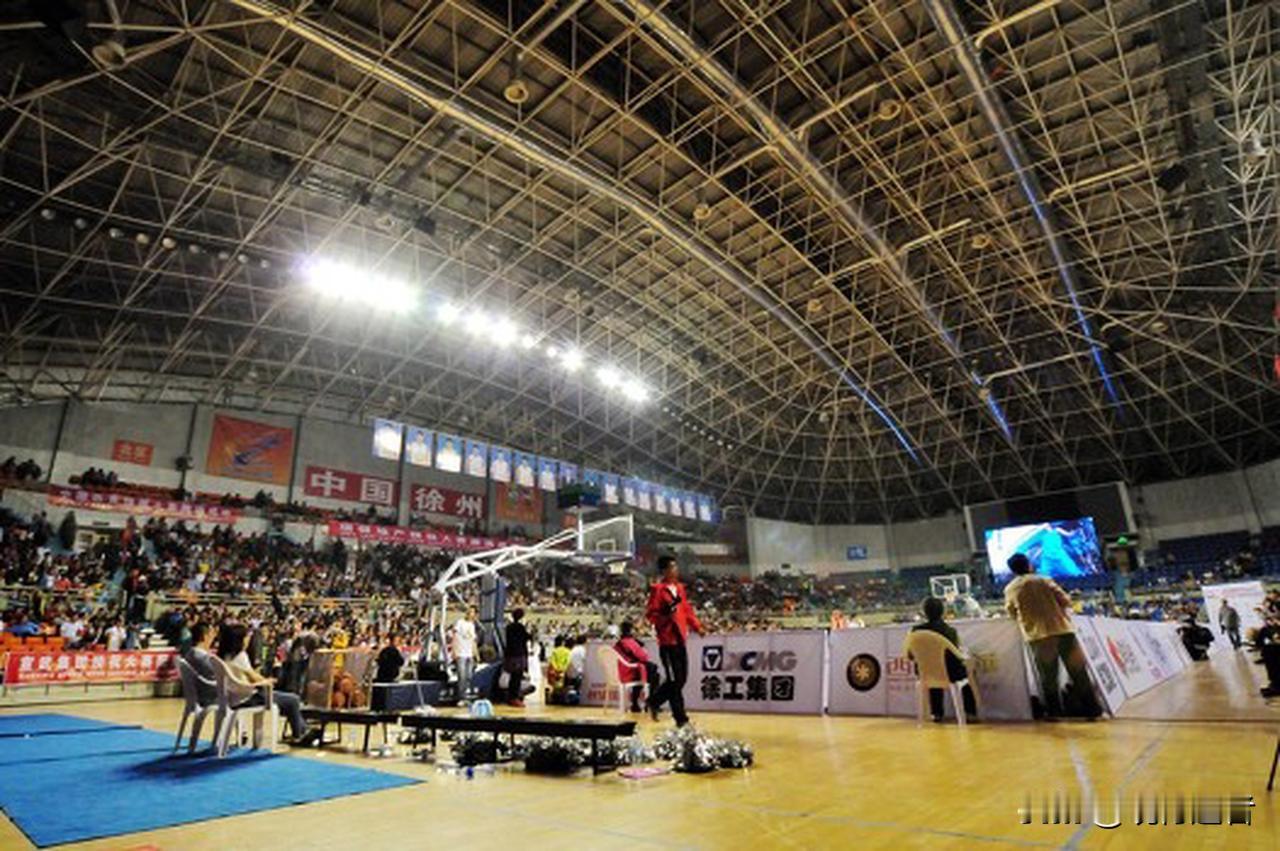 CBA联赛正迎来前所未有的精彩变局。曾经辽篮独霸的格局已被彻底打破，上海、广东、