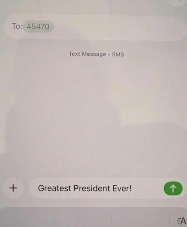 你敢信？一款官方App的核心功能，竟是让用户给总统发短信说“你是最伟大的”。更离