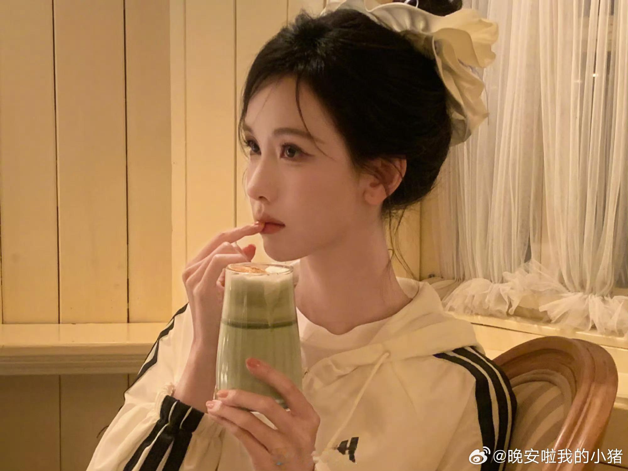 陈都灵520营业照