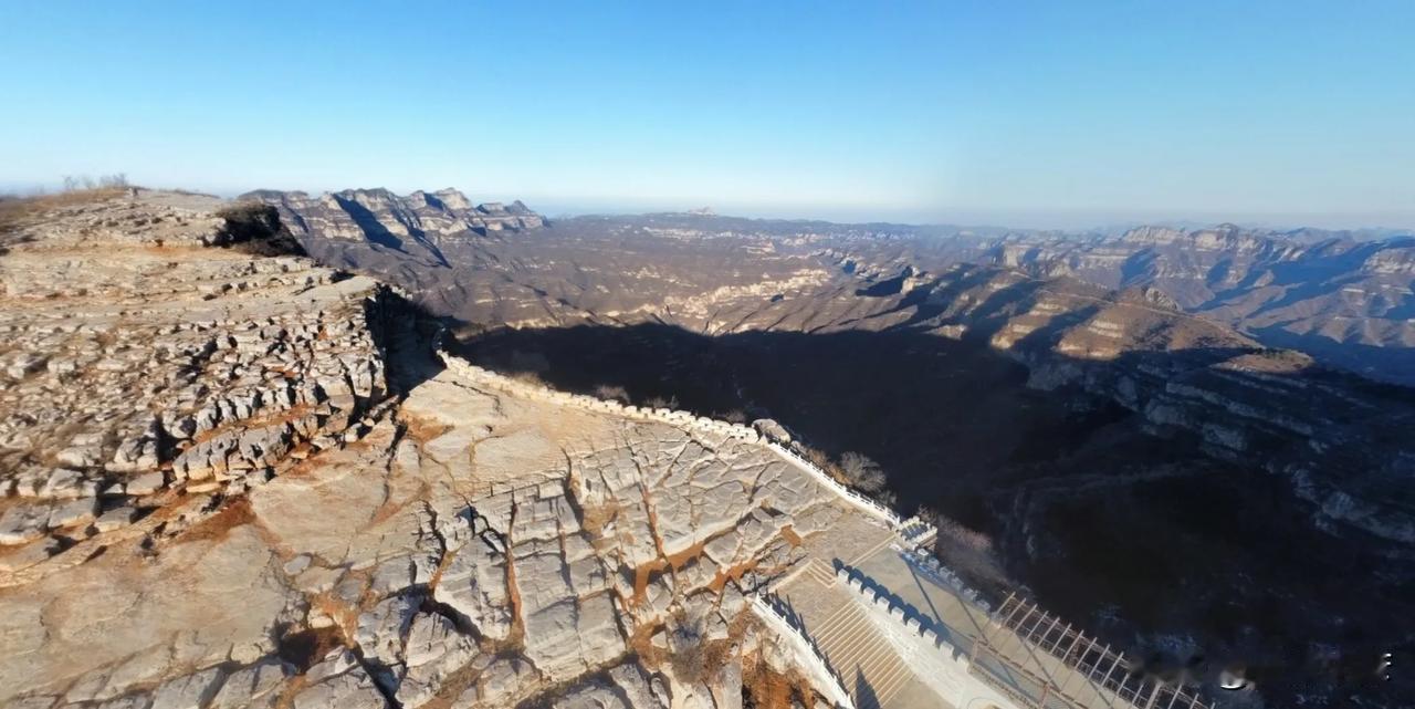 大美雁子崖，神奇崔家寨。