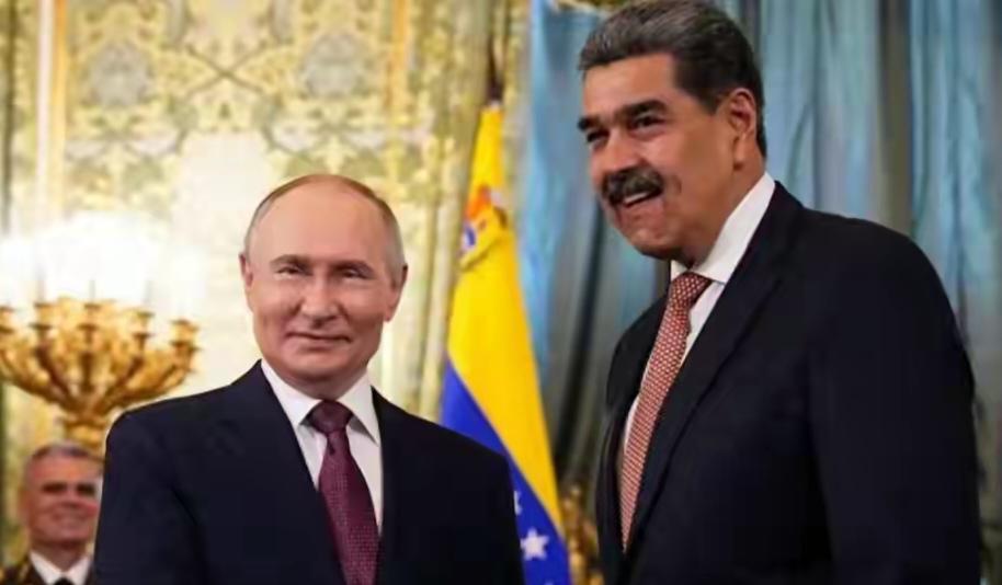 特朗普：不排除与委内瑞拉开战的可能性，将继续扣押更多油轮（来源于观察者网）。
评