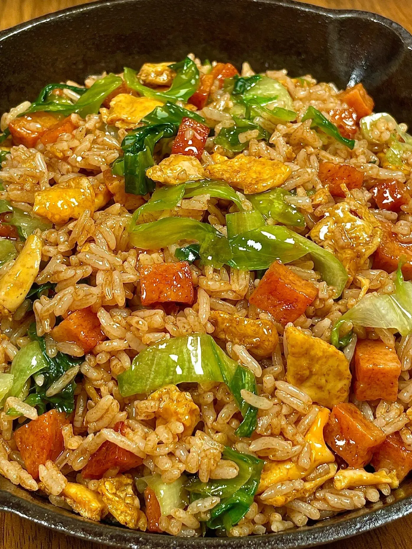 这个生菜炒饭真的可以吃一辈子！。生菜炒饭真的太好吃了的鹤 米饭粒粒分明...